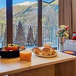 Ecrin De Prestige Au Coeur De - 2 *